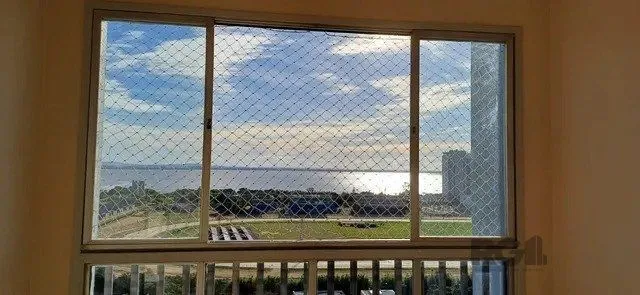 Imagem Apartamento com 3 dormitórios, 2 banheiros, 1 vaga, no bairro Cristal, Poa/RS