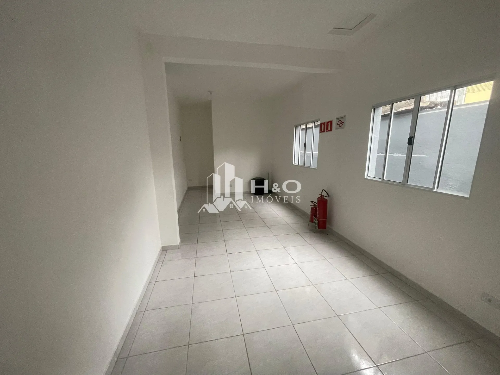 Imagem Salas Comercial Locação na Av. dos Latinos - 24m² | Região Comercial Ampla !
