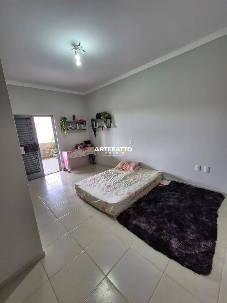 Imagem Sobrado com 3 dormitórios no bairro Franville