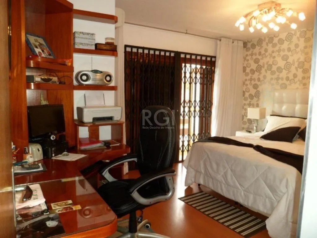 Imagem Casa para Venda - 216m², 4 dormitórios, sendo 1 suites, 8 vagas - Aberta Dos Morros