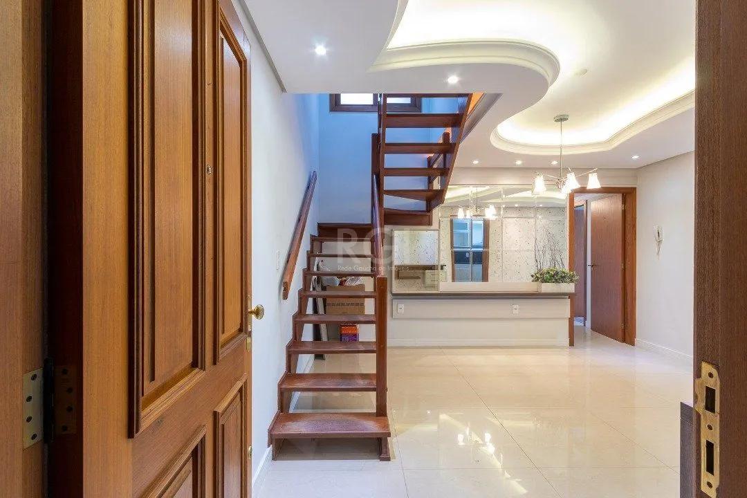 Imagem Cobertura para Venda - 247.08m², 3 dormitórios, sendo 1 suites, 2 vagas - Vila Ipiranga