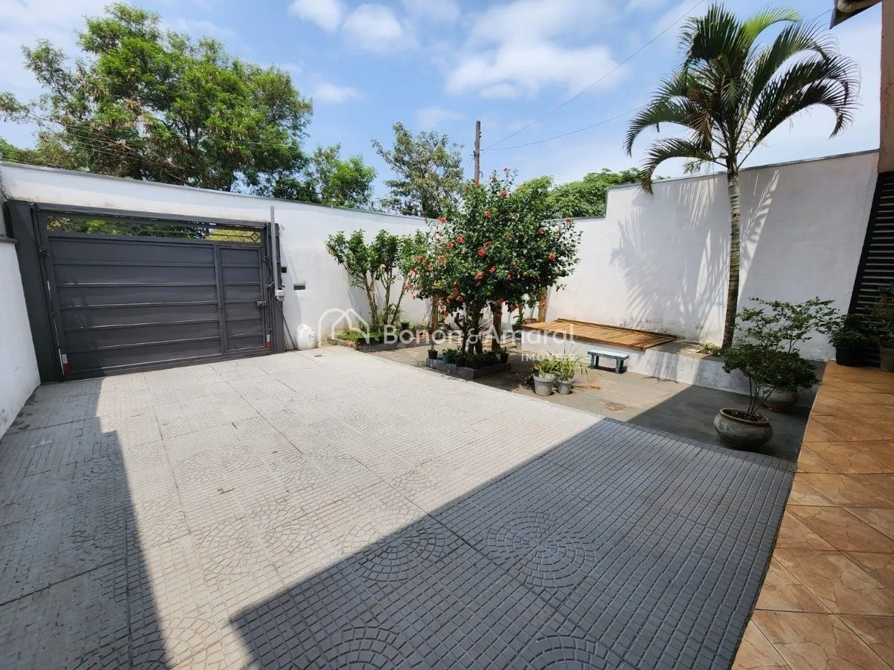Imagem Casa à venda com 300m², 5 quartos e 4 vagas