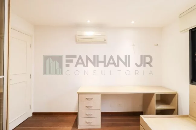Imagem Apartamento de luxo para locação no Itaim Bibi, São Paulo-SP: 3 quartos, 3 suítes, 3 salas, 4 banheiros, 3 vagas e 172m².