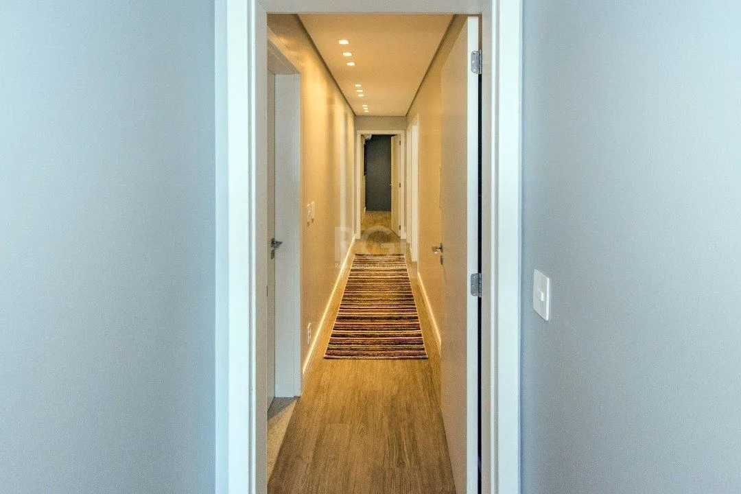 Imagem Cobertura para Venda - 230.43m², 3 dormitórios, sendo 3 suites, 2 vagas - Menino Deus