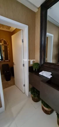 Imagem Casa em condomínio no Morumbi, São Paulo-SP: 4 quartos, 3 salas, 6 banheiros, 4 vagas e 340m² de área. Agende sua visita agora!