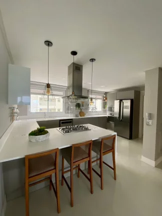 Imagem Apartamento alto padrão com vista panorâmica em Balneário Camboriú.