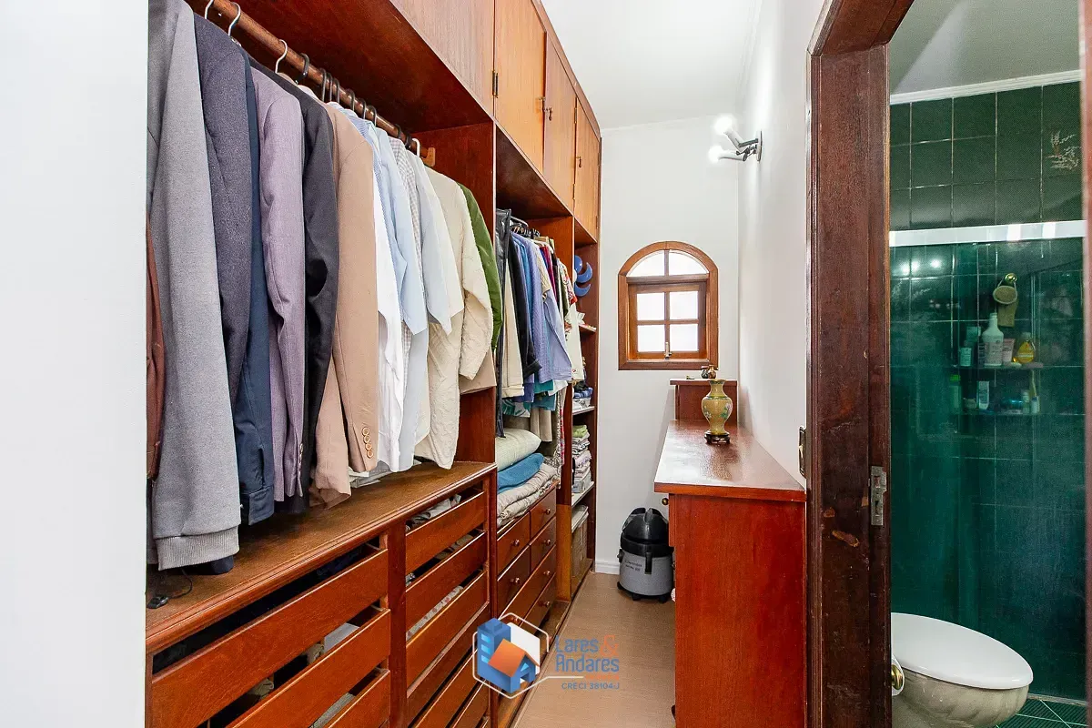 Imagem Sobrado para venda em Jardim Kioto com 7 quartos, sendo 2 suítes, 364m²