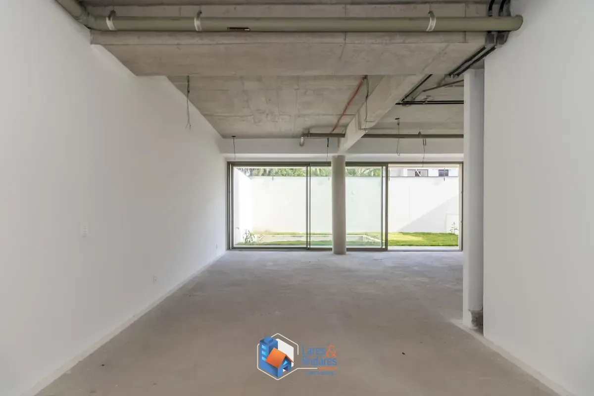 Imagem Casa no condomínio CONDOMÍNIO KINÁ ALTO DE PINHEIROS para venda com 4 quartos, sendo 4 suítes, 584m²