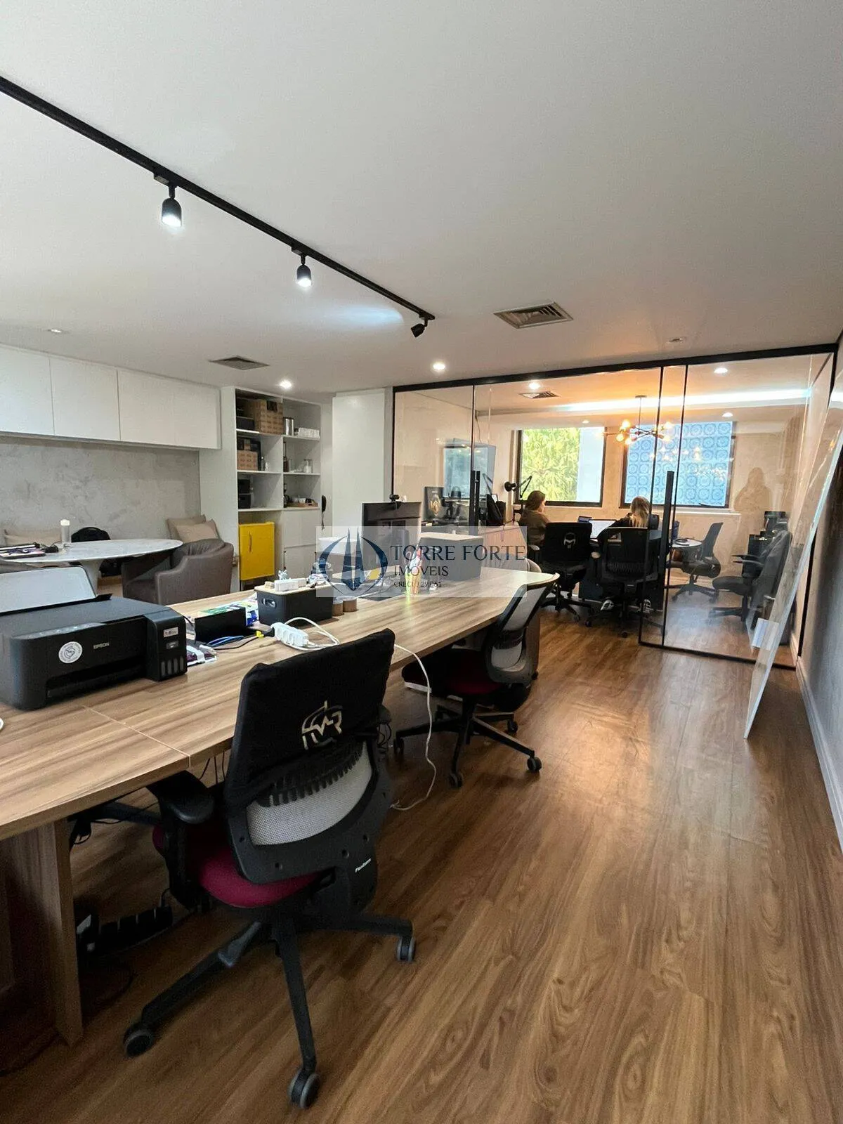 Imagem Conjunto comercial com 102 m² no Jardim Paulista, ótima localização
