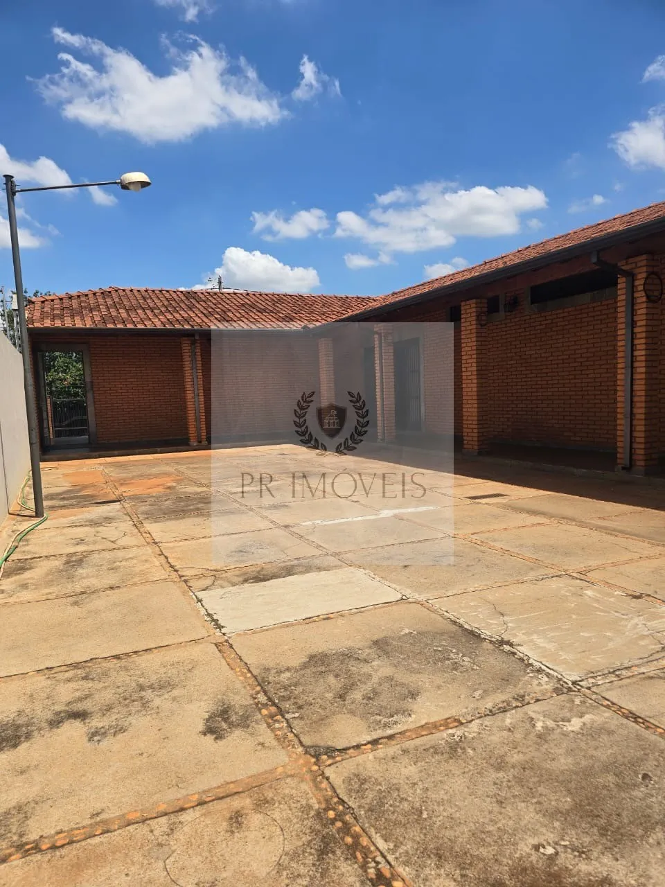 Foto do imóvel Imperdível Casa à Venda em Araraquara-SP, Jardim das Estações: 3 quartos, 1 suíte, 2 salas, 3 banheiros, 5 vagas, 224,87m²!