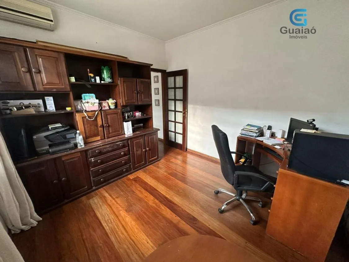 Imagem Vendo amplo sobrado, 05 dormitórios, Jd. Independência, São Vicente