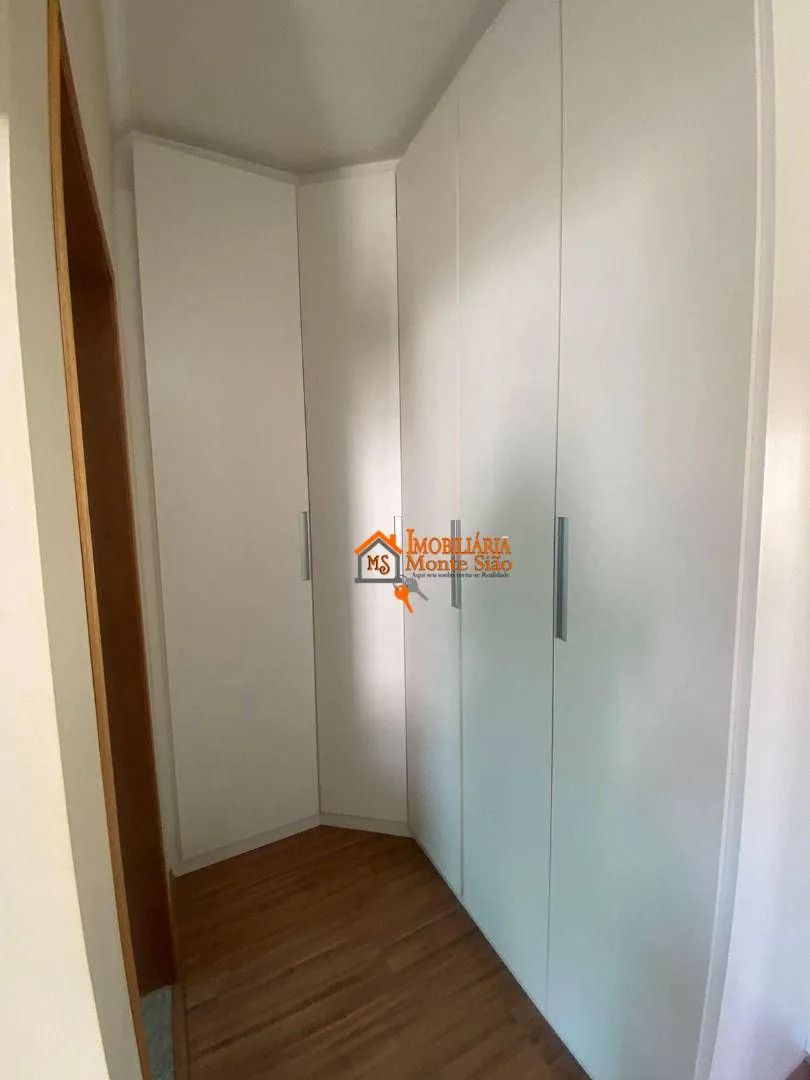Imagem Sobrado a venda e locação, mobiliado, com 3 suítes e 4 vagas de garagem - Santa Mena - Guarulhos/SP