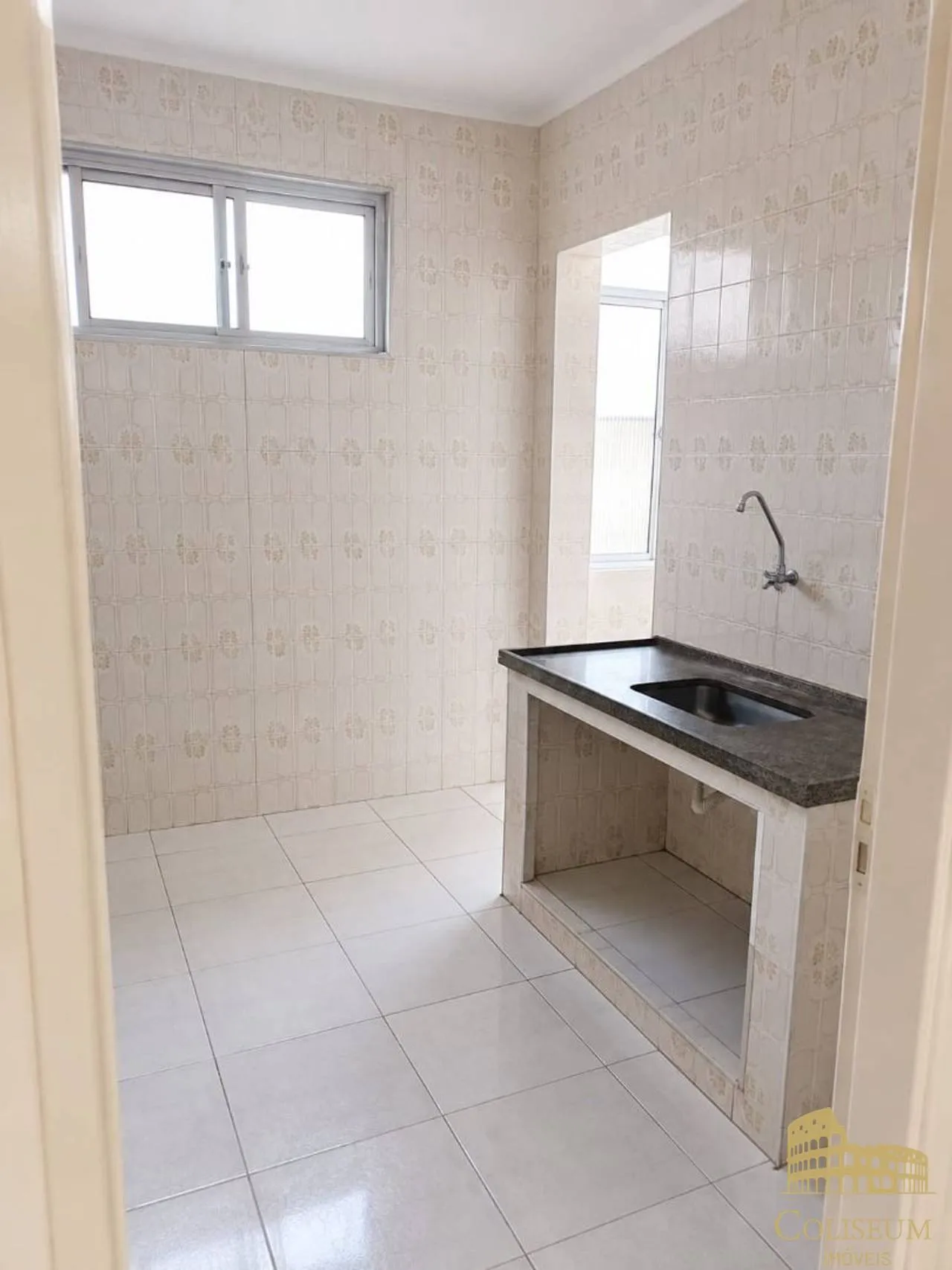 Imagem Apartamento com 2 dormitórios à venda, 54 m² por R$ 235.000,00 - Canto do Forte - Praia Grande/SP