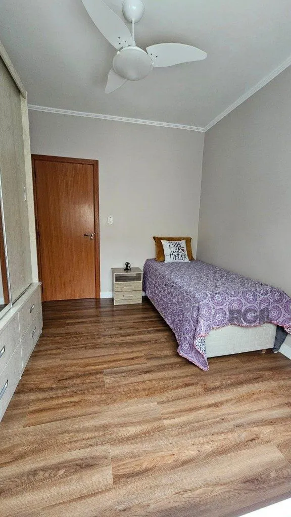 Imagem Casa 3 dormitórios, 5 vagas, 155 m² área construída, terreno 300m², Nonoai.