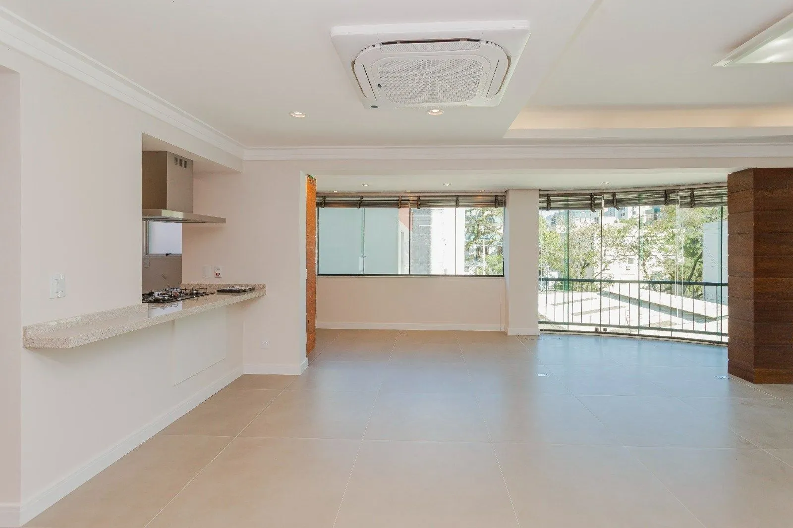 Imagem Apartamento 100% Reformado com 3 Dormitórios e Churrasqueira