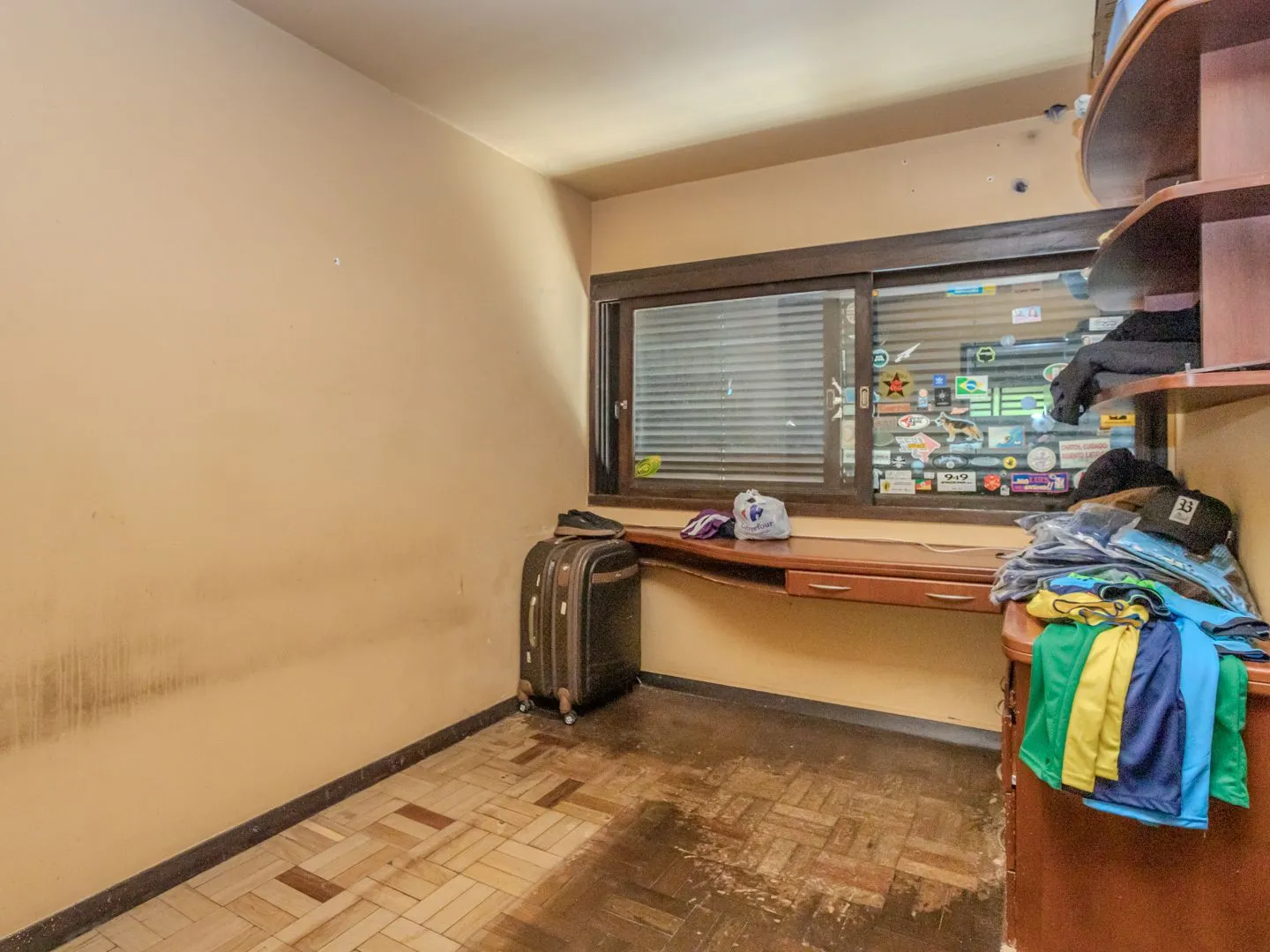 Imagem Casa sobrado no Menino Deus de 3 dormitórios e 3 vagas