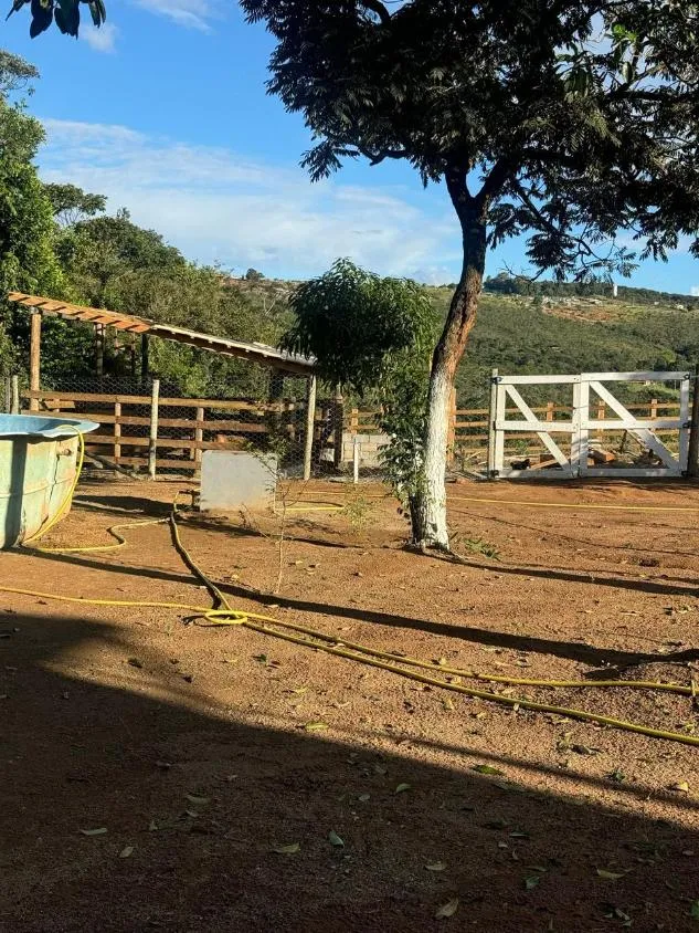 Imagem Vende-se excelente sítio em Itaguara/MG , com 6.000 m² de terreno.