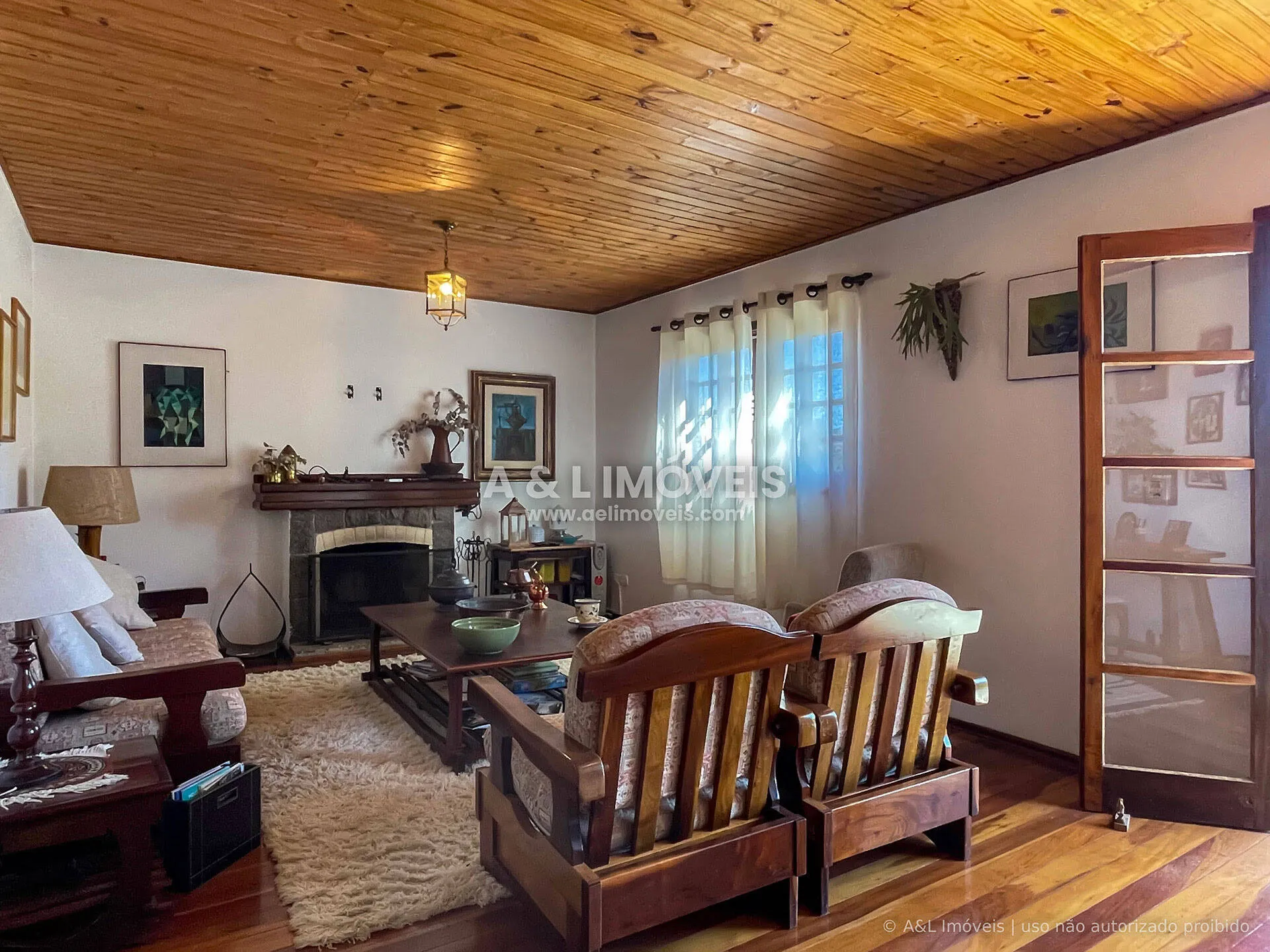 Imagem Apartamento 106,02 m² em Campos do Jordão | Lareira e Living em Madeira