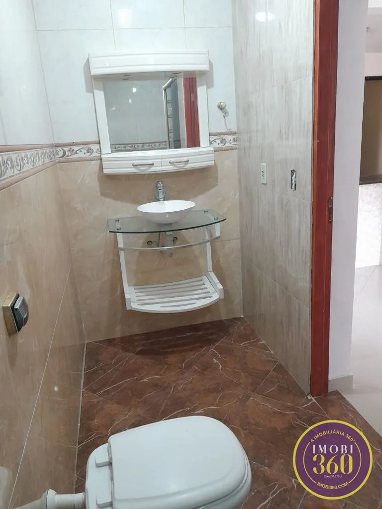 Imagem Sobrado de 5 dormitórios à venda no Lajeado - 300 m²
