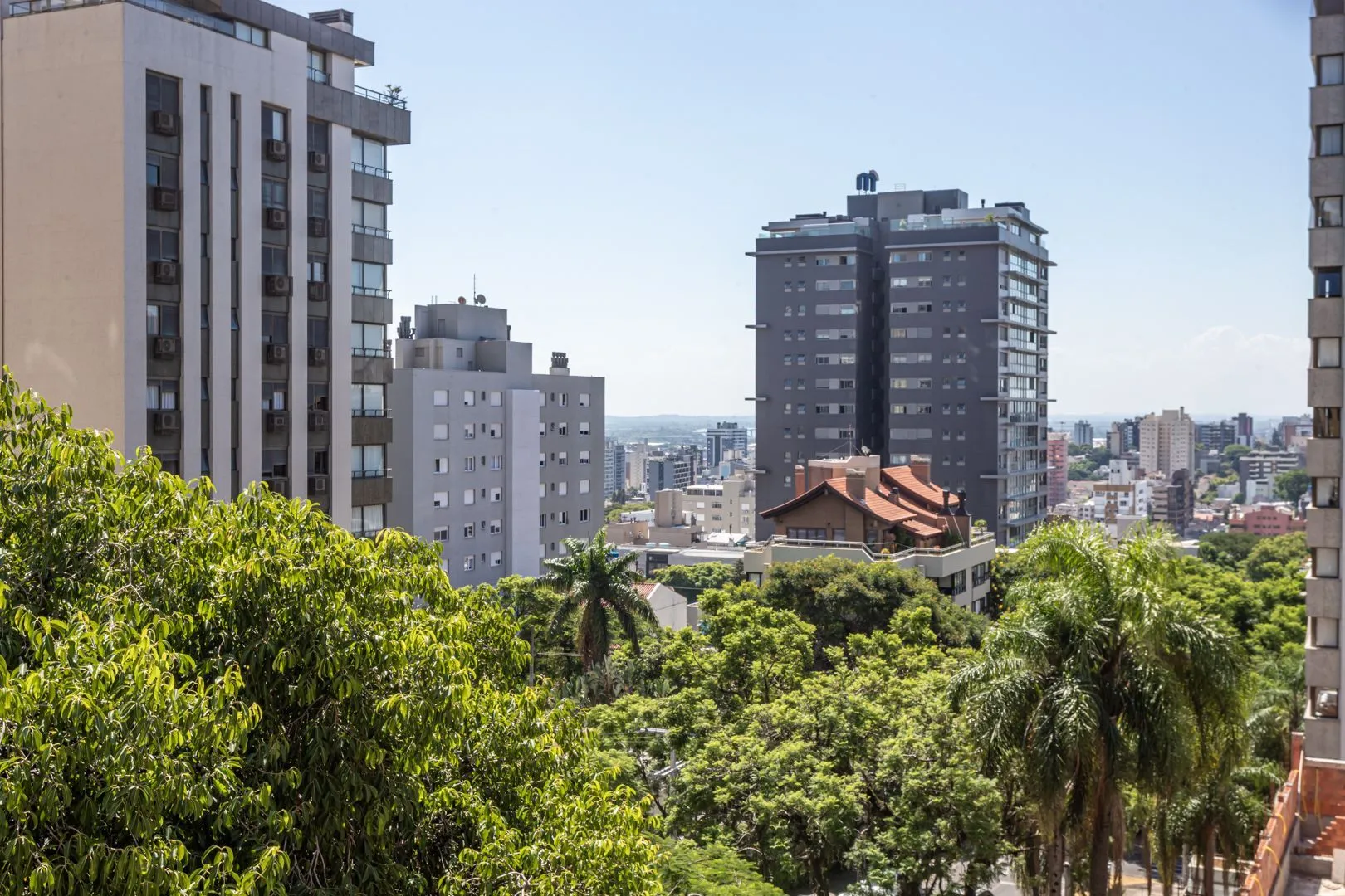 Imagem Apartamento no bairro Mont Serrat de 2 suítes e 2 vagas DESOCUPADO