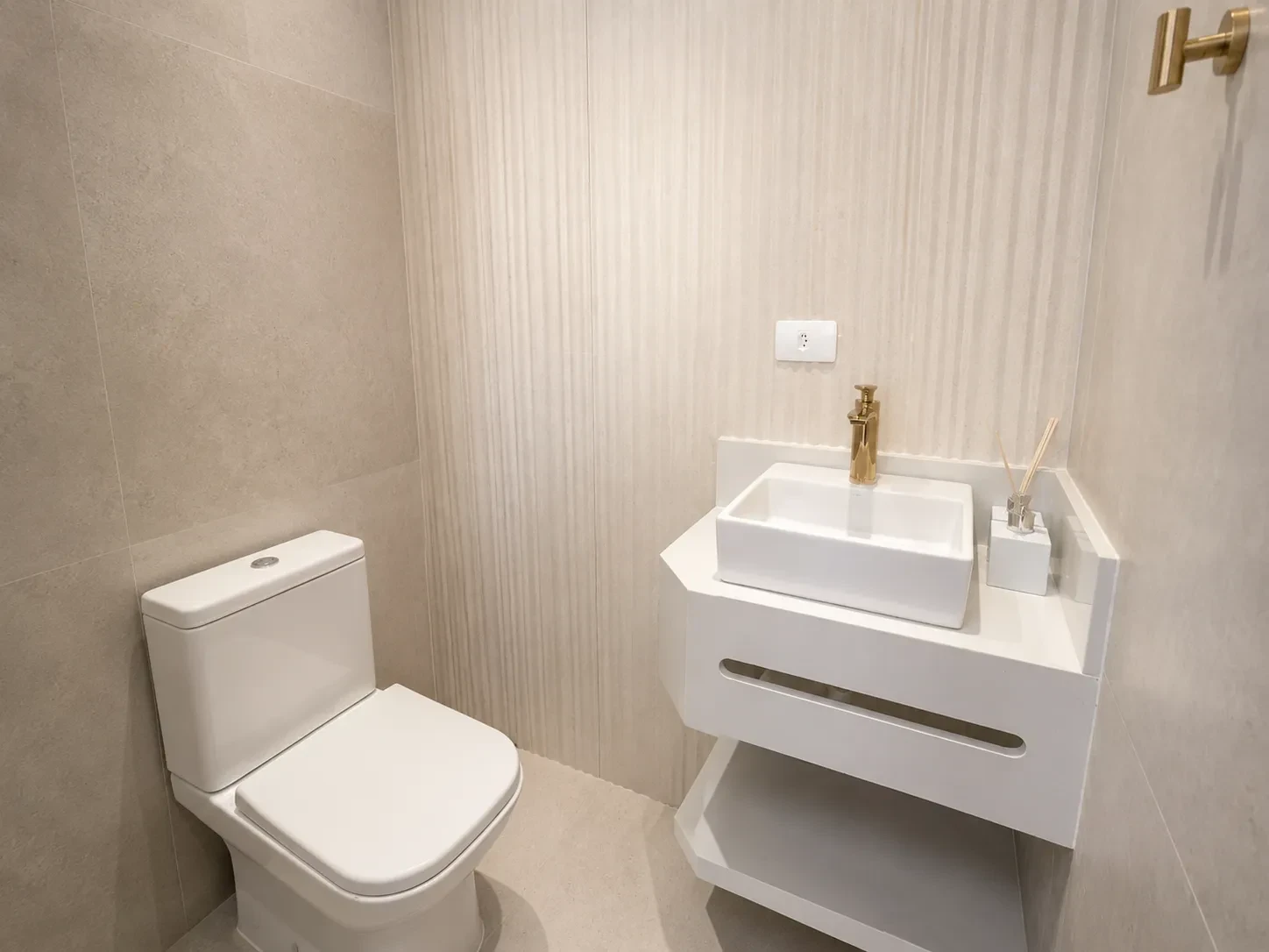 Imagem Sobrado com 5 Quartos à Venda, 271 m² em Jardim Casqueiro - Cubatão