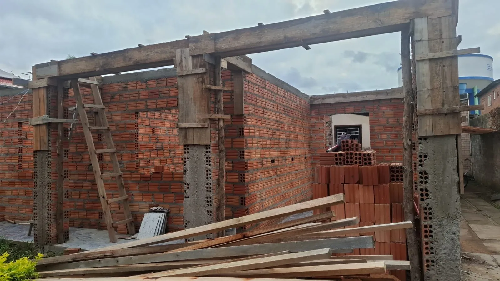 Imagem Venda Casa 110m² em Obras no Bairro Cocão, Viamão