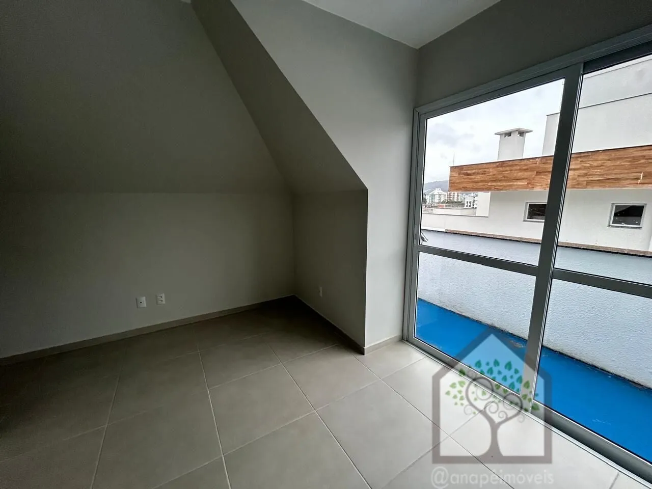 Imagem Cobertura duplex à venda no Itacorubi, nova, financiável e pronta para morar.