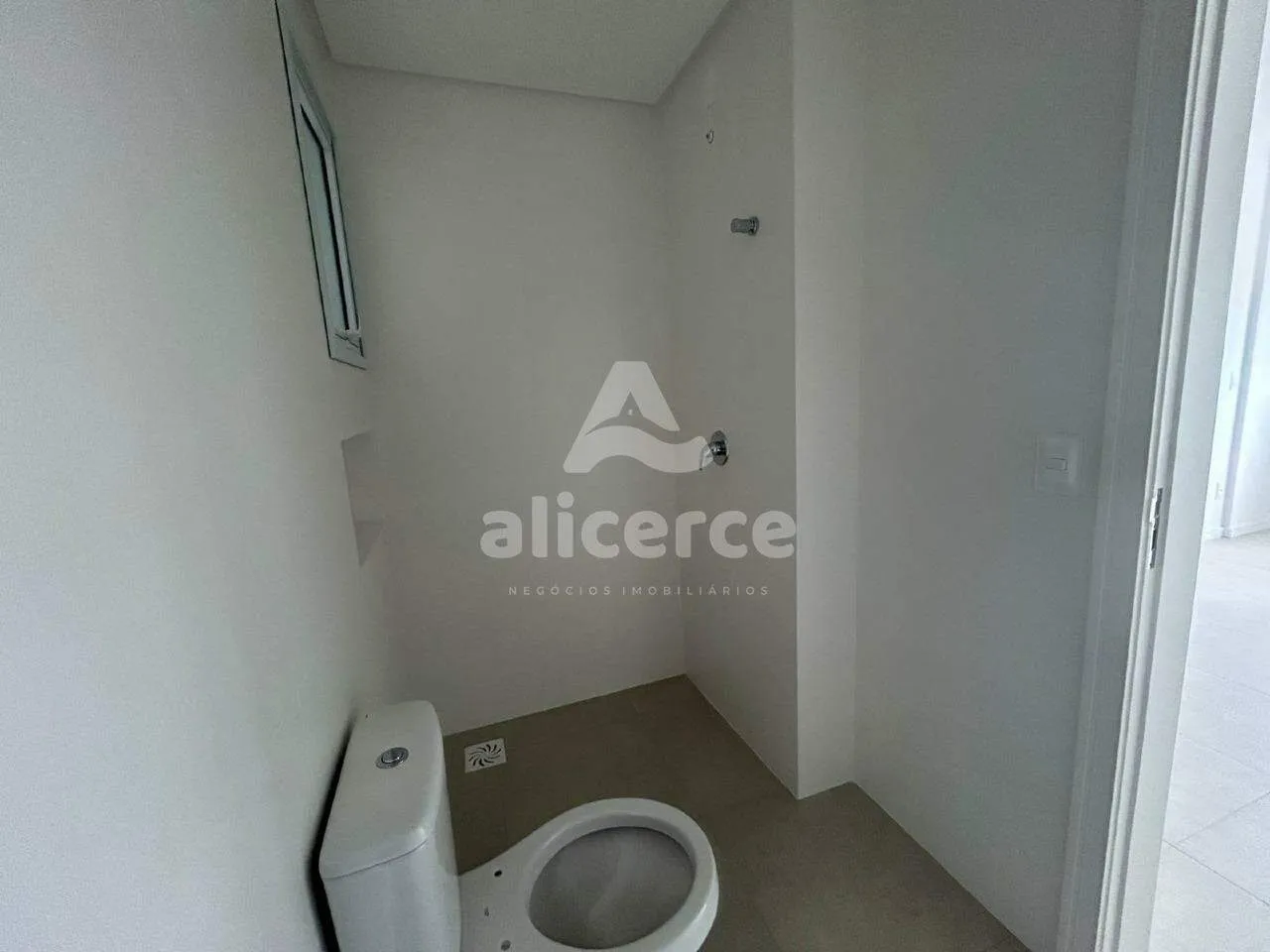Imagem Apartamento Garden à venda com 3 quartos 1 suíte, 84,64m² em Capoeiras Florianópolis