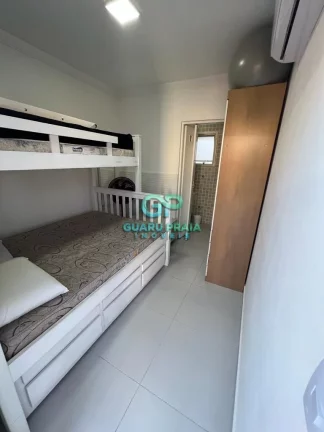 Imagem a 200m do mar com 3 dormitórios sendo 2 suítes, salas de estar com sacada e sala de jantar, cozinha com armários embutidos e despensa, área de serviço