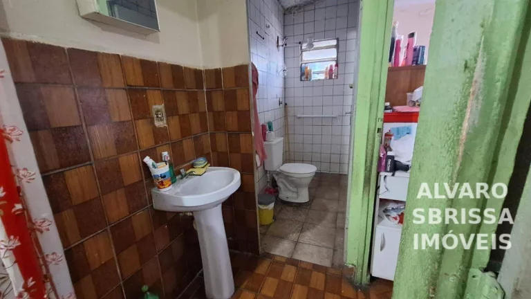 Imagem Oportunidade: Terreno com 2 Casas, Quintal e Espaço para Comércio à venda no Bairro São Judas Tadeu - Itu/SP