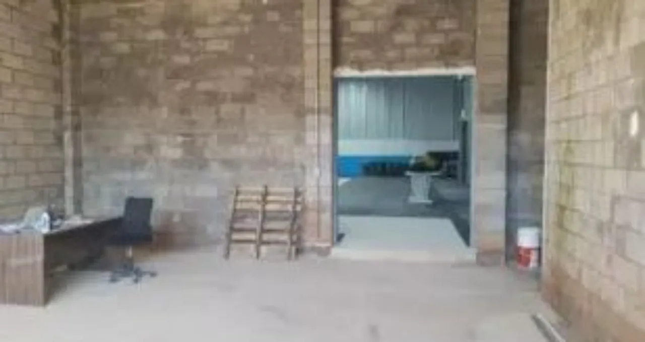 Imagem Galpão Comercial de Alto Padrão no Bairro Eden em Sorocaba-SP: 5 Salas, 4 Banheiros, 5 Vagas e 1.250m² de Área. Venha Conferir!