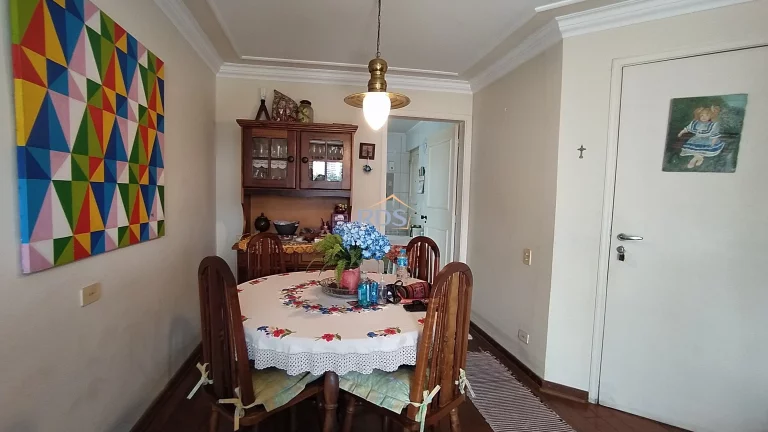 Imagem Vende apartamento de 76m² com 2 dormitórios sendo 1 suíte e com 2 vagas de garagem. Com vista livre.