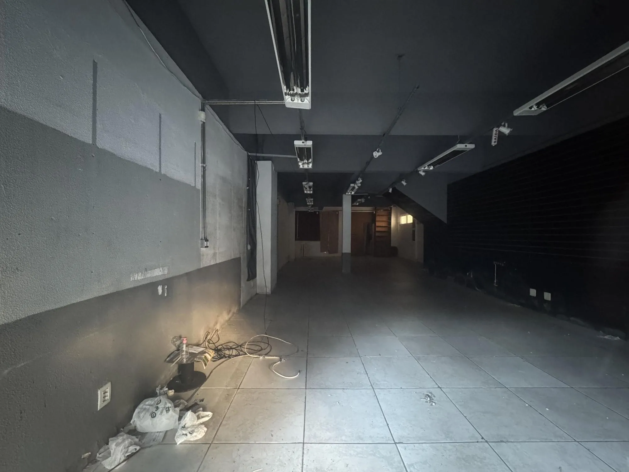 Imagem Loja comercial à venda, localizada no coração da Cidade Baixa, em Porto Alegre, RS 11x33