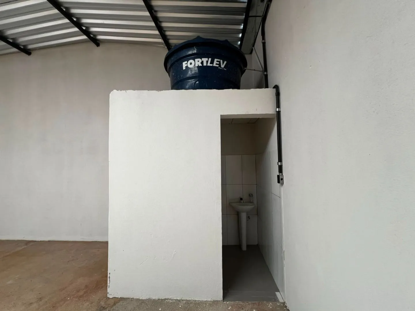 Imagem Galpão para alugar, 135 m² por R$ 1.850,00/mês - Sorriso - Patos de Minas/MG