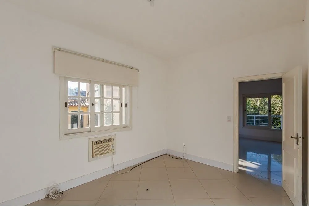 Imagem Casa de Condomínio em Elsa
