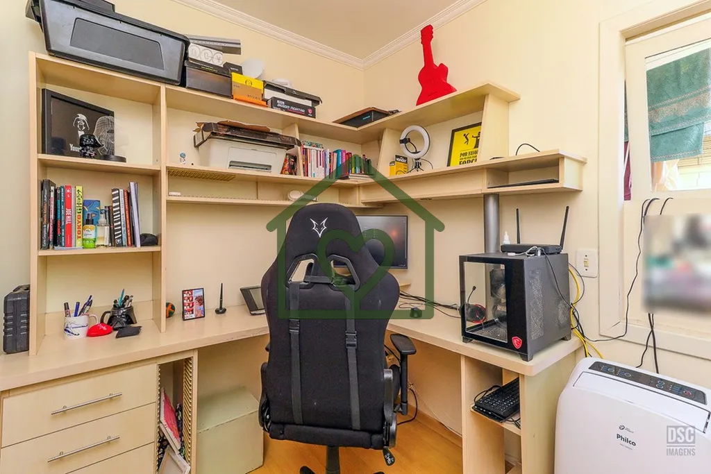Imagem Apartamento de 86m² com 3 dormitórios, 2 banheiros, sala de estar, sacada, cozinha, escritório. C...