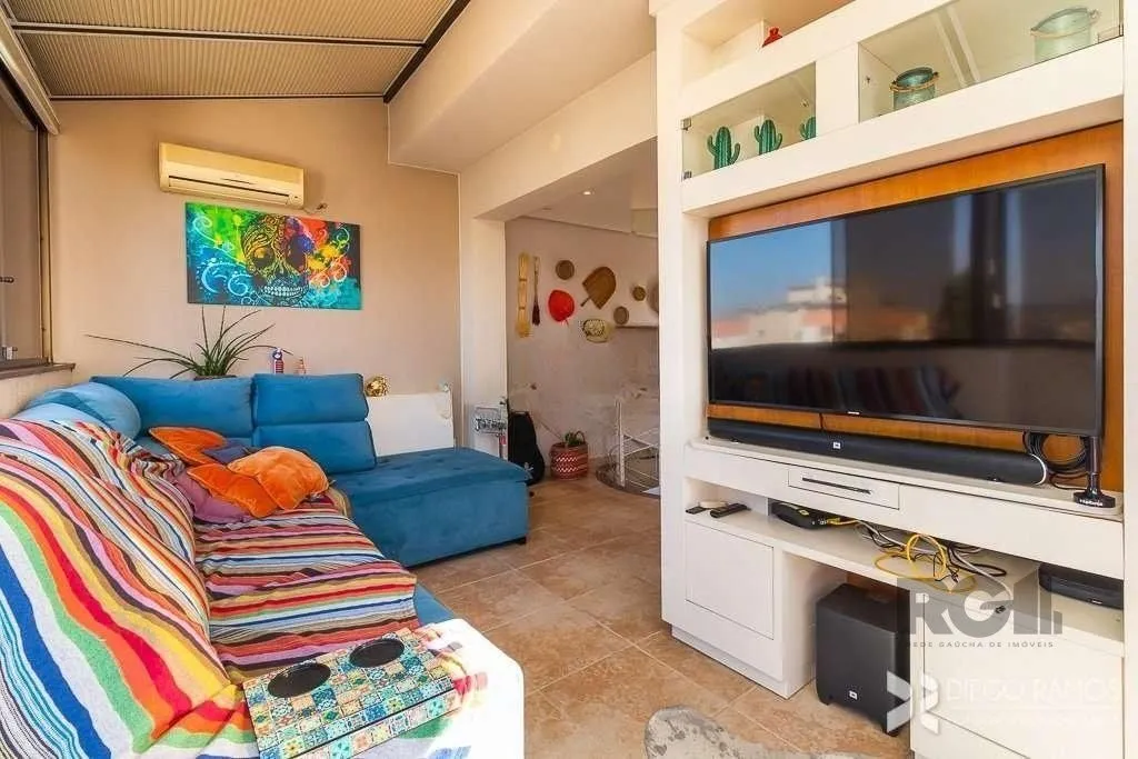 Imagem Cobertura para Venda - 185m², 3 dormitórios, sendo 1 suites, 2 vagas - Petrópolis