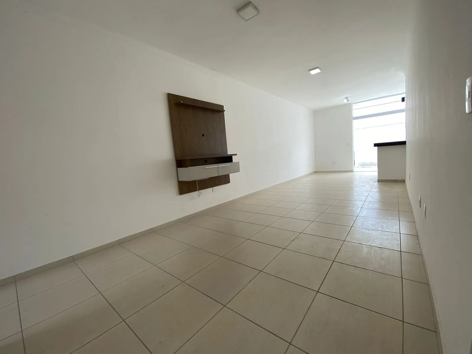 Imagem Excelente Casa de 100M² no Condomínio Horto Florestal I Para Venda e Locação