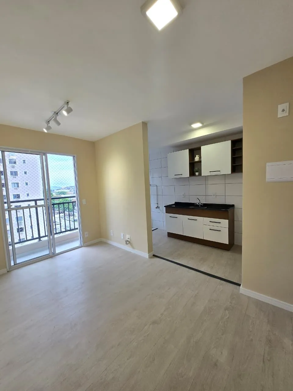 Foto do imóvel Apartamento à venda em Rio de Janeiro/RJ em Avenida Meriti