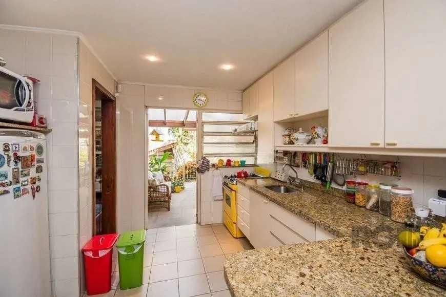 Imagem Casa 279m² - 4 dormitórios, 3 vagas no bairro Santa Tereza
