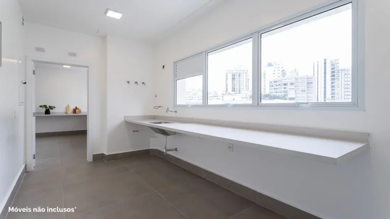 Imagem Apartamento 306M² Reformado, 4Q, 3 Suítes, 2 Salas, 3 Banheiros, 4 Vagas, Lavabo, Varanda, Piscina, Academia, Churrasqueira, Salão de Festas e Jogos.