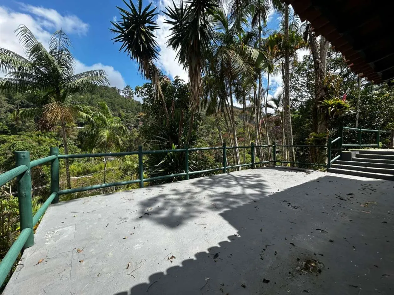 Imagem Casa para Venda em Petrópolis / RJ no bairro Fazenda Inglesa