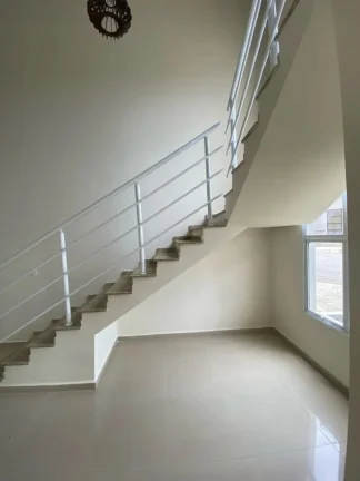 Imagem Excelente oportunidade de locação: Casa em condomínio com 3 suítes e 4 vagas na Chácaras Reunidas São Jorge, Sorocaba-SP!