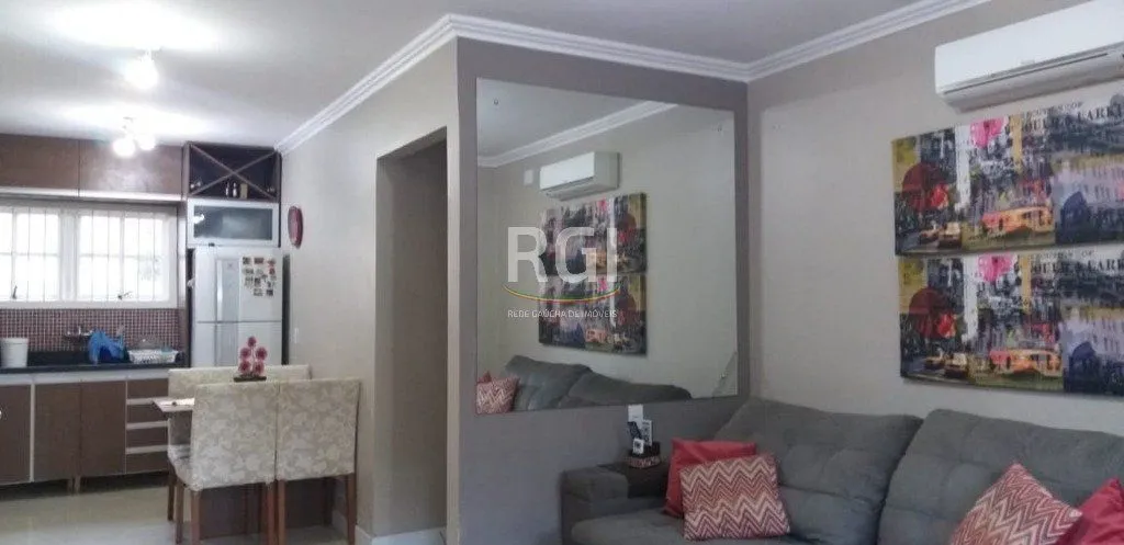 Imagem Casa para Venda - 214m², 2 dormitórios, 4 vagas - Parque Santa Fé