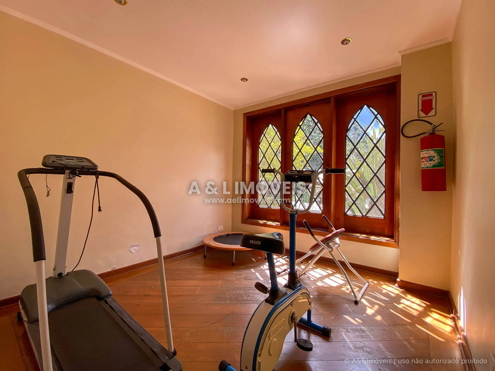 Imagem Apartamento próximo ao Capivari com 3 suítes e calefação