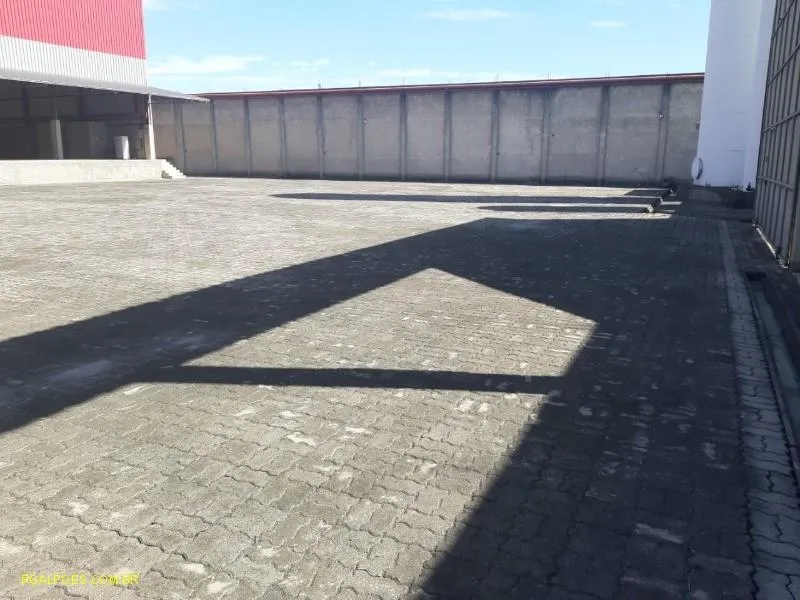 Imagem Galpão para Locação em DUQUE DE CAXIAS, Figueira, 2 banheiros