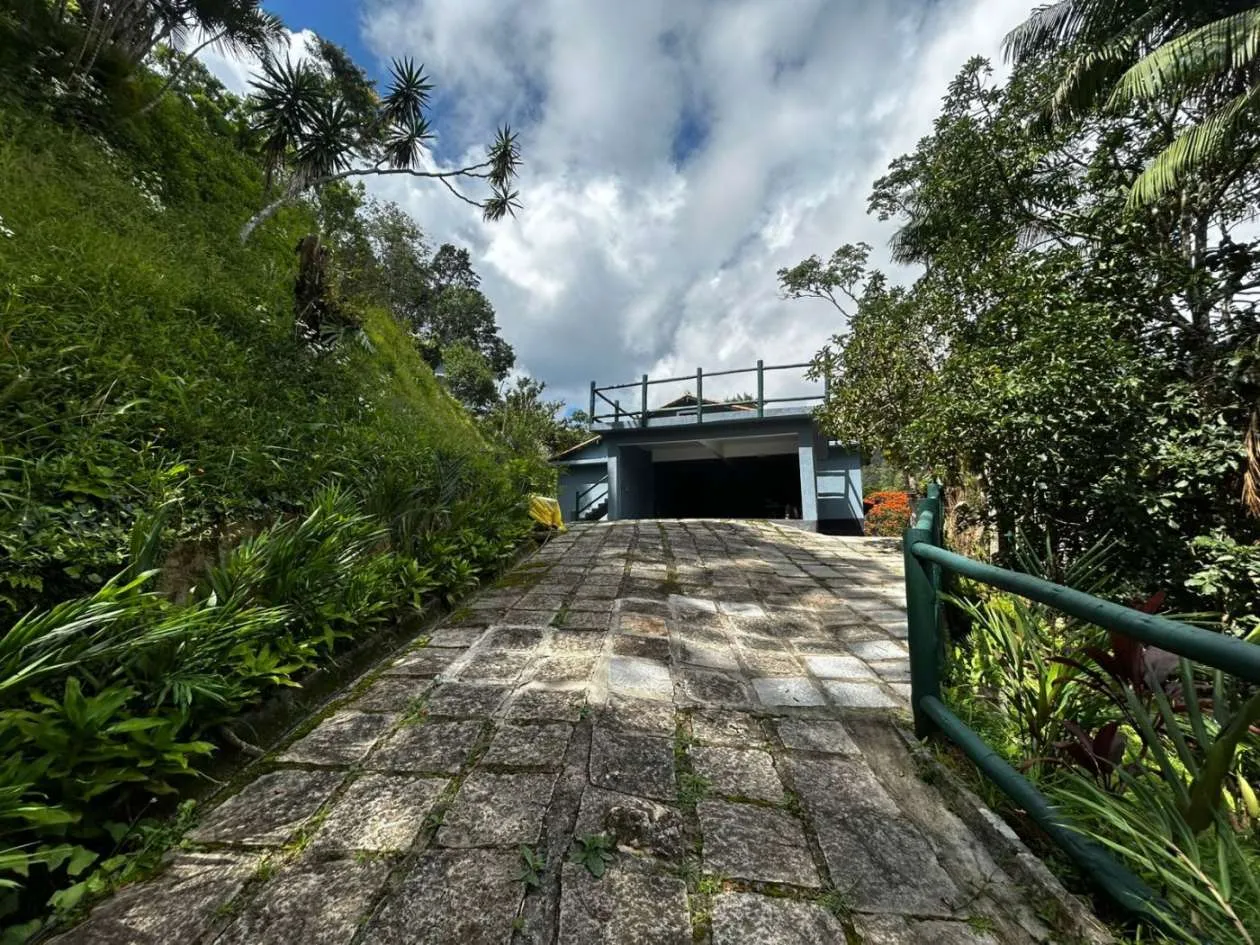 Foto do imóvel Casa para Venda em Petrópolis / RJ em Vale Florido