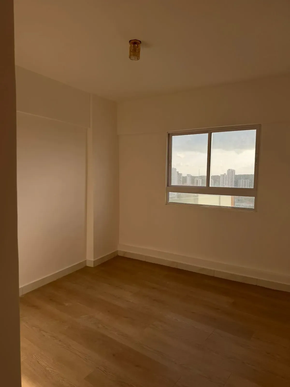 Imagem Apartamento com 2 Quartos para Alugar, 57 m² em  - 