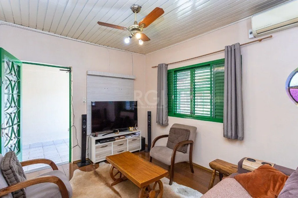 Imagem Casa para Venda - 143.32m², 3 dormitórios, sendo 1 suites, 5 vagas - Parque Santa Fé