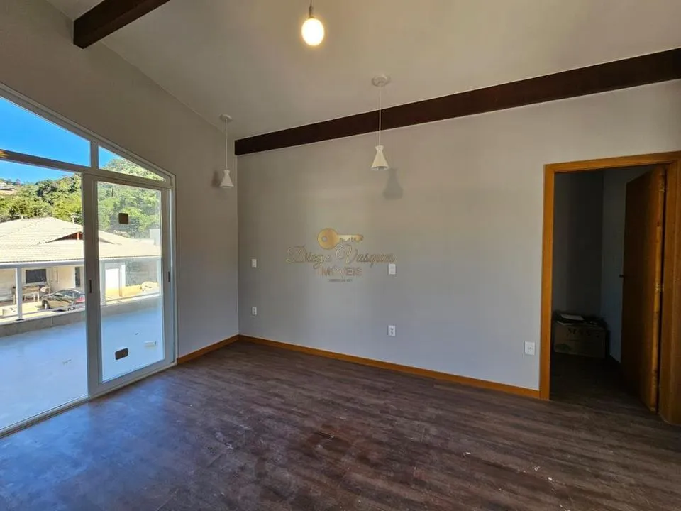 Imagem Casa em Condomínio para Venda em Teresópolis / RJ no bairro Green Valley